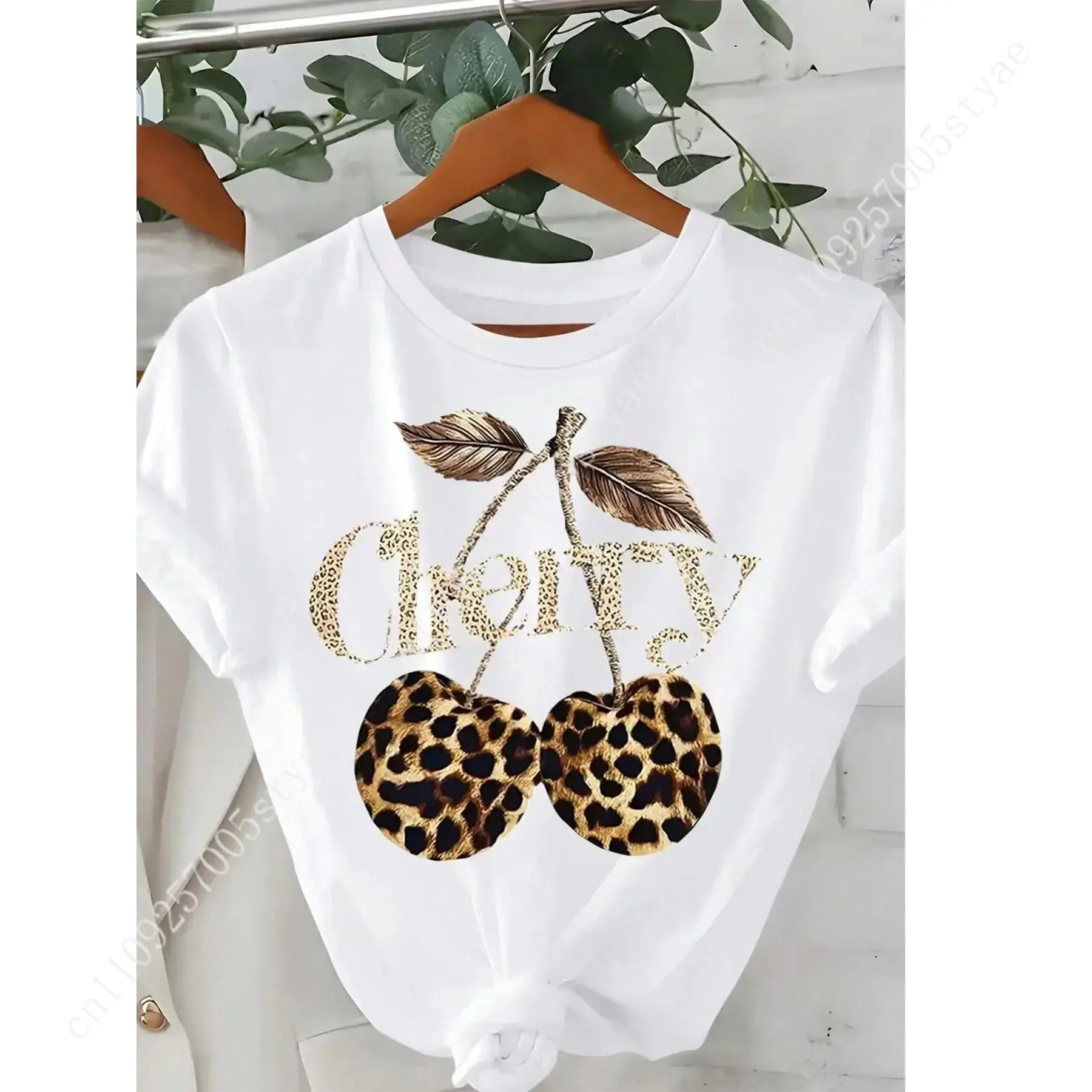 Quilt Cotton Summer - تي شيرت نسائي بطبعة الكرز والفهد